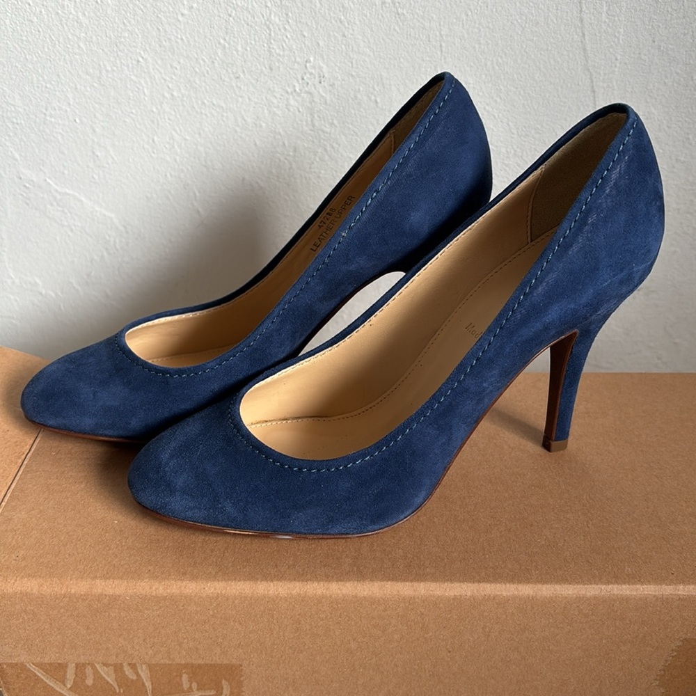 New J Crew Navy Suede Almond Toe Heels Pump size 6